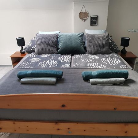 Apartman Rose Eger Bagian luar foto