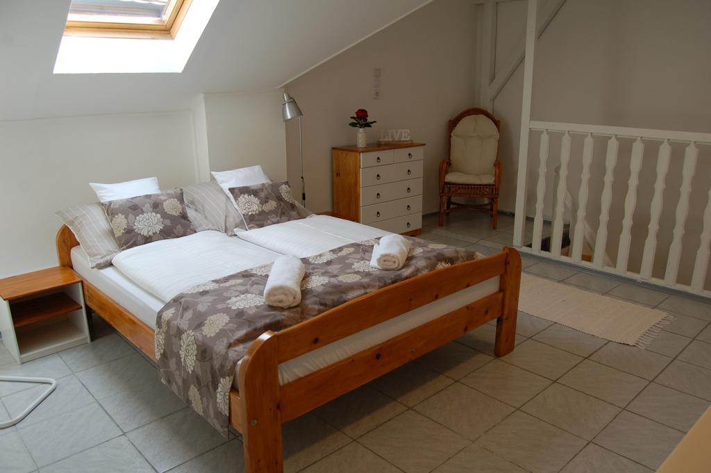 Apartman Rose Eger Bagian luar foto