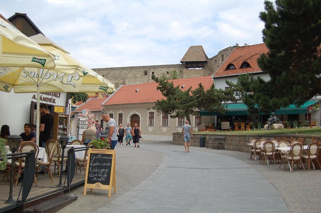 Apartman Rose Eger Bagian luar foto